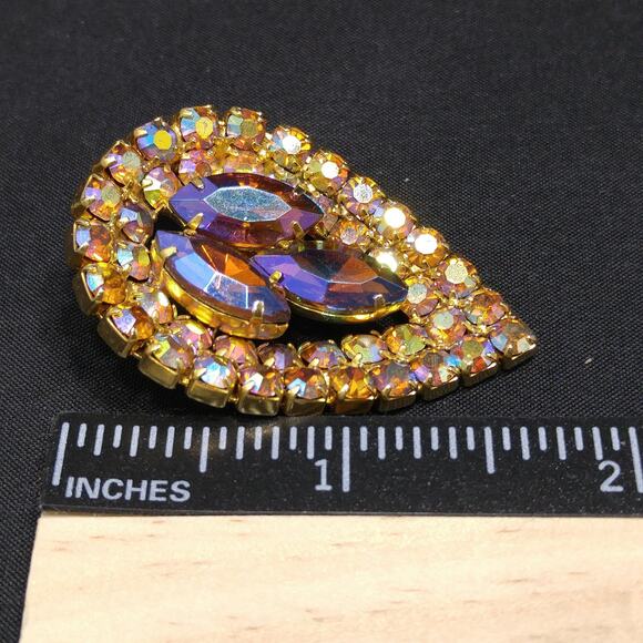 Mid-Century AB Teardrop Brooch – Red Marquise Rhinestones - Picture 9 of 10